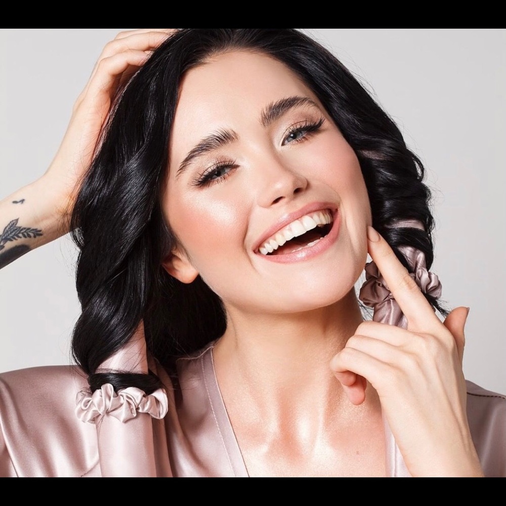 Bundle 3 for $25 from closet. Heatless Hair Roller